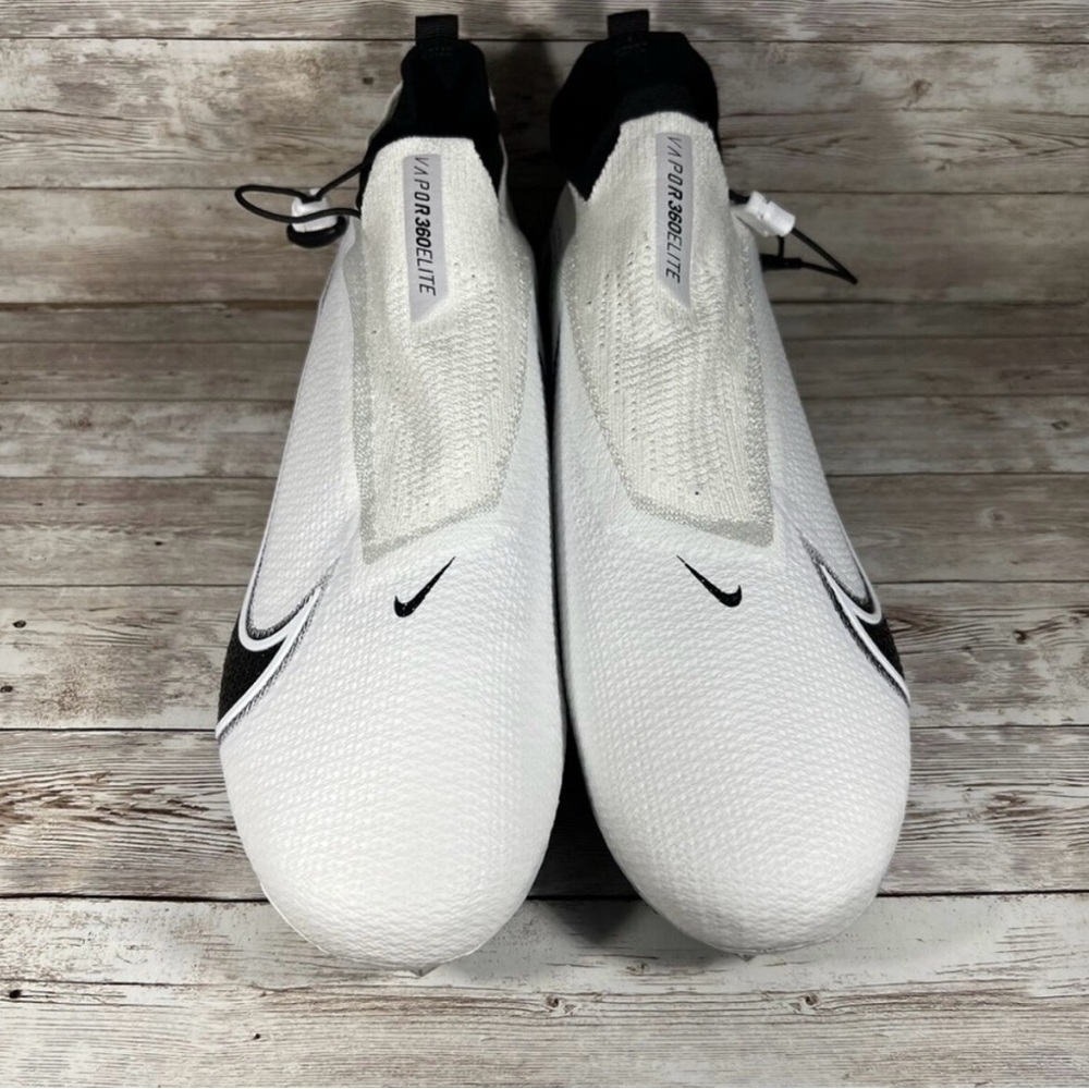Men Nike Vapor Elite White and Black Soccer Football  Cleats